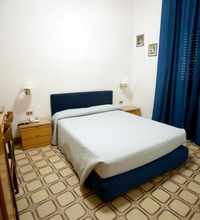 Hotel Regina Brindisi Buitenkant foto